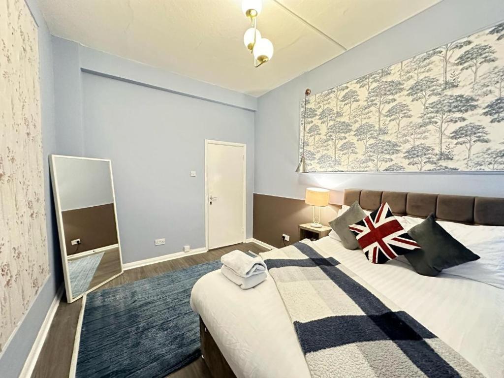 Lovely Three Bedroom Central Lejlighed *