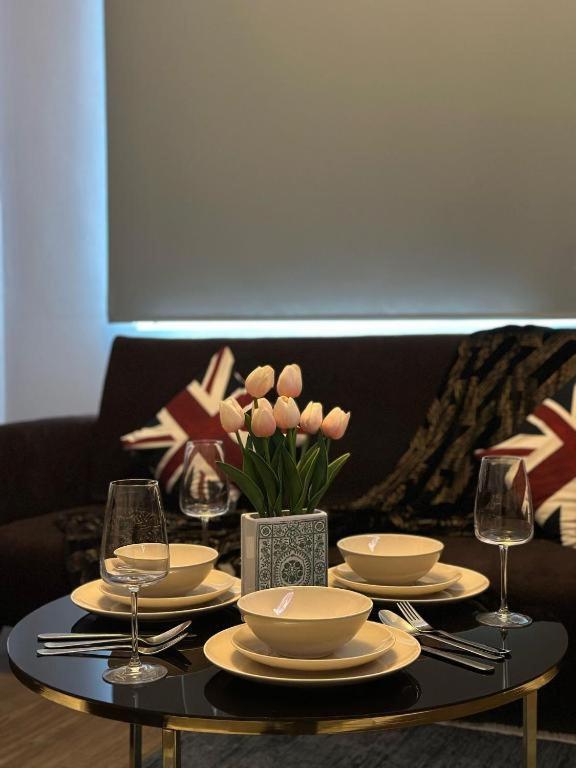 Lovely Three Bedroom Central Lejlighed *