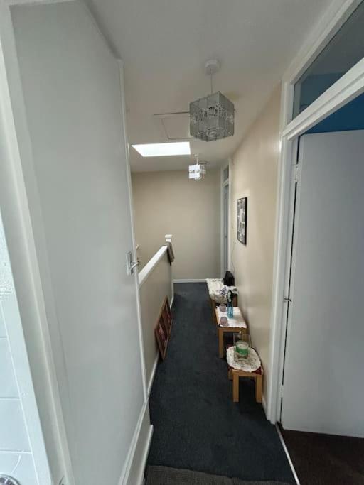 Private Gated Development In Bridge, Cosy With Great Transport Links Lägenhet *