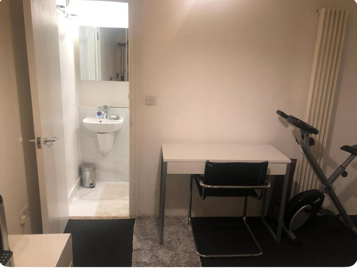 Privat bolig Lockable Ensuite In Modern Space With Shared Kitchen Fast Wifi *