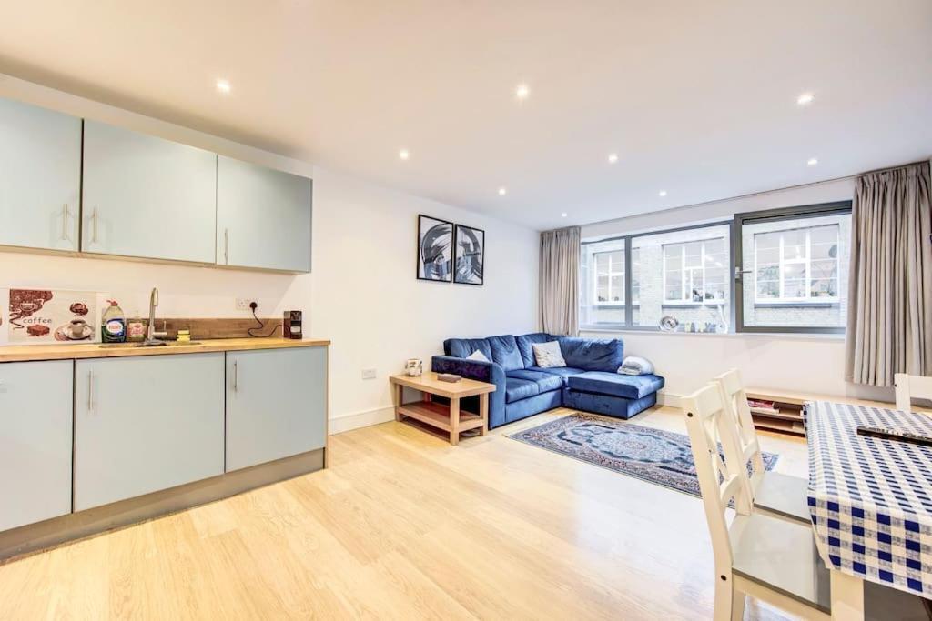 Prime Location In Tower Bridge, 2 Bedroom Apartment