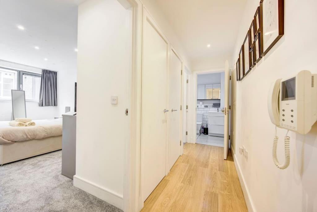 Prime Location In Tower Bridge, 2 Bedroom Apartment *