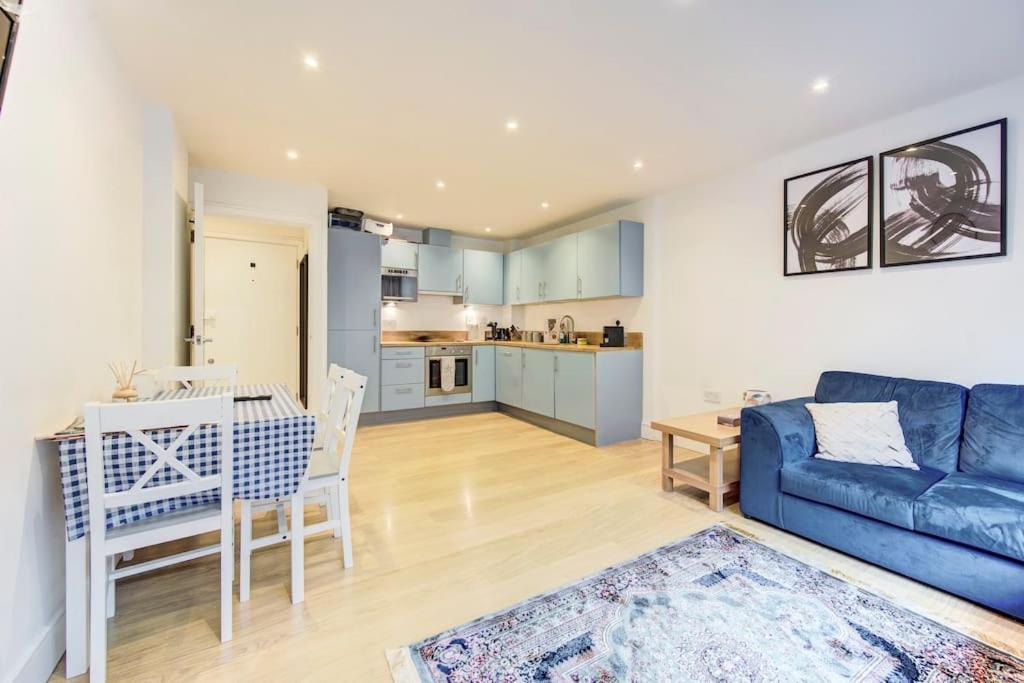 Prime Location In Tower Bridge, 2 Bedroom Apartment
