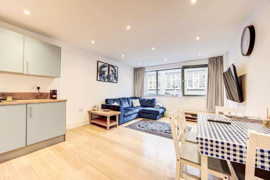 Prime Location In Tower Bridge, 2 Bedroom *
