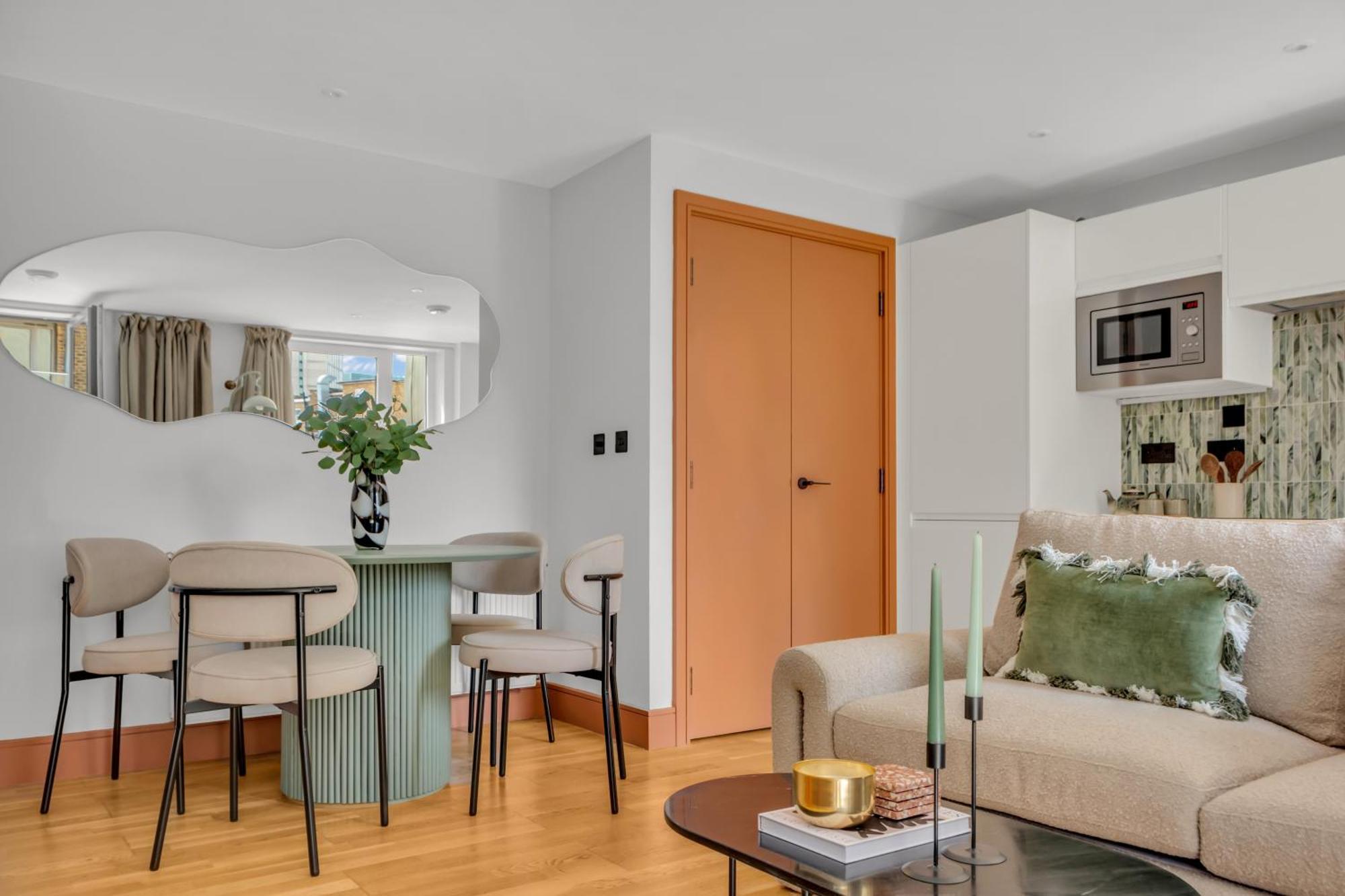 Mysquare Two Bedroom In Limehouse Londen