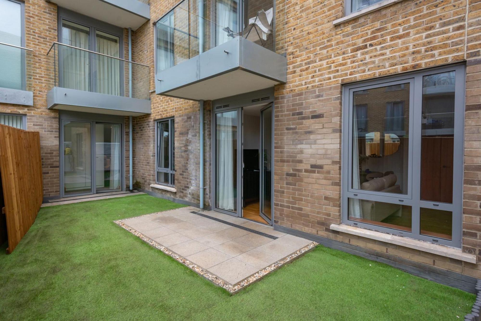Mysquare Two Bedroom In Limehouse Appartement Londen