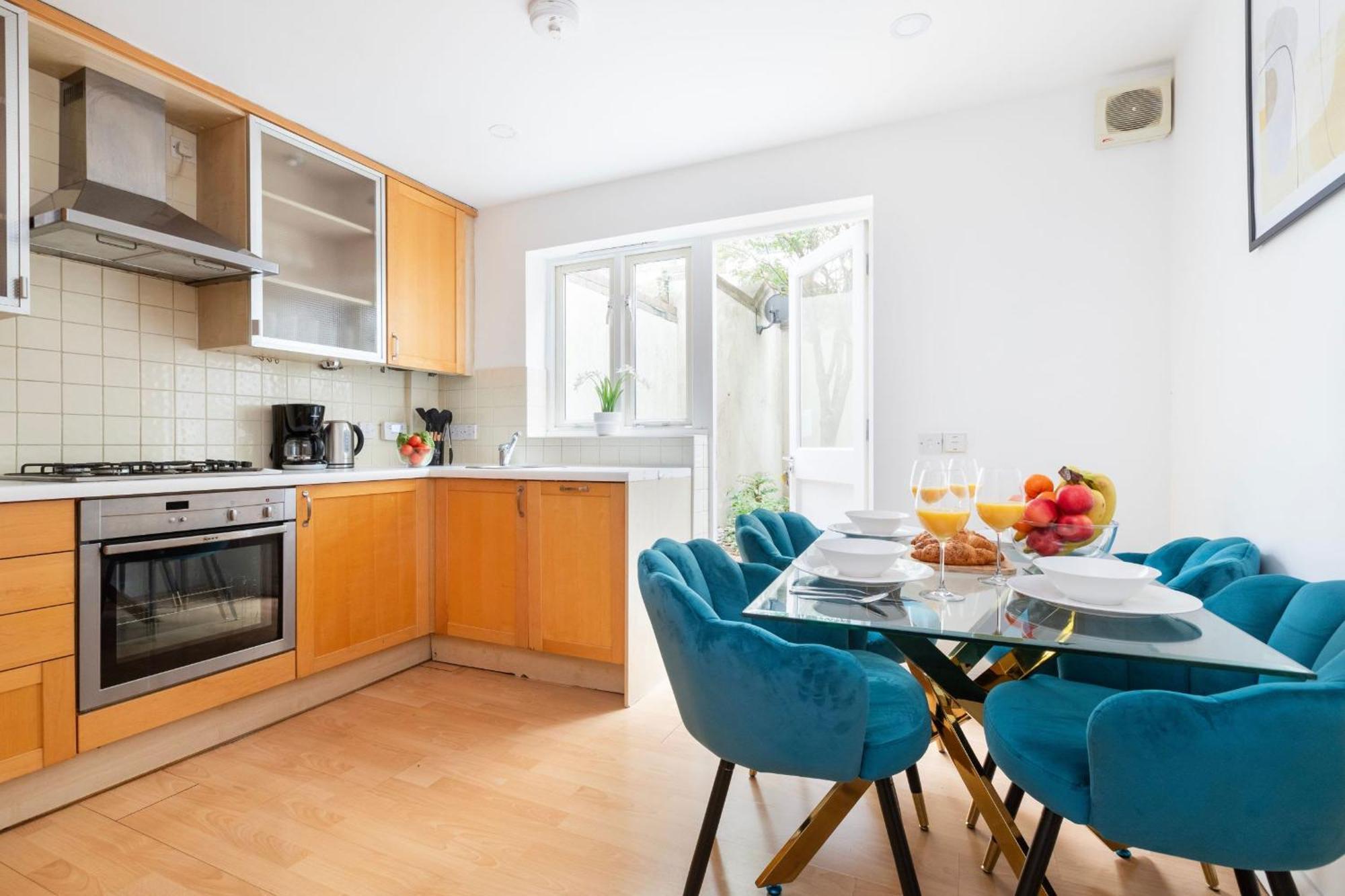 Old Street - 4br Townhouse With Patio - Cityapartmentstay Lägenhet