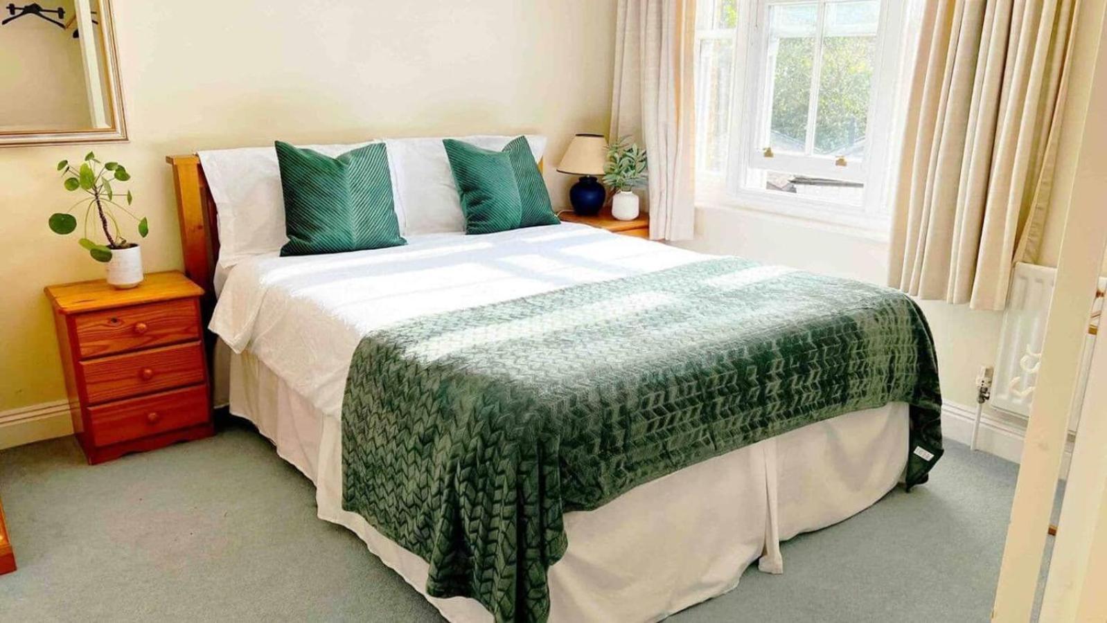 Peaceful 3 Beds - Near Central Feriehus *