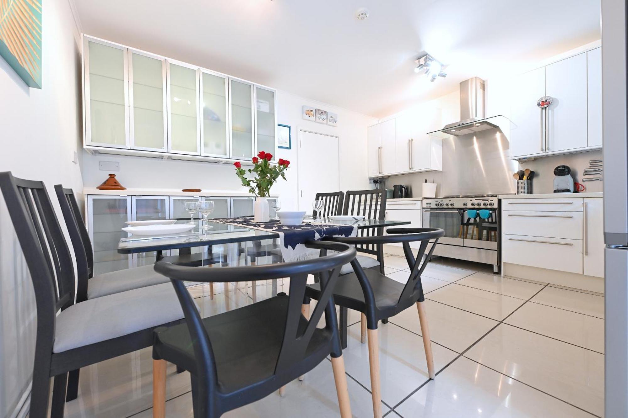 4 Bedroom Patio House Regent's Park - Parking Londen
