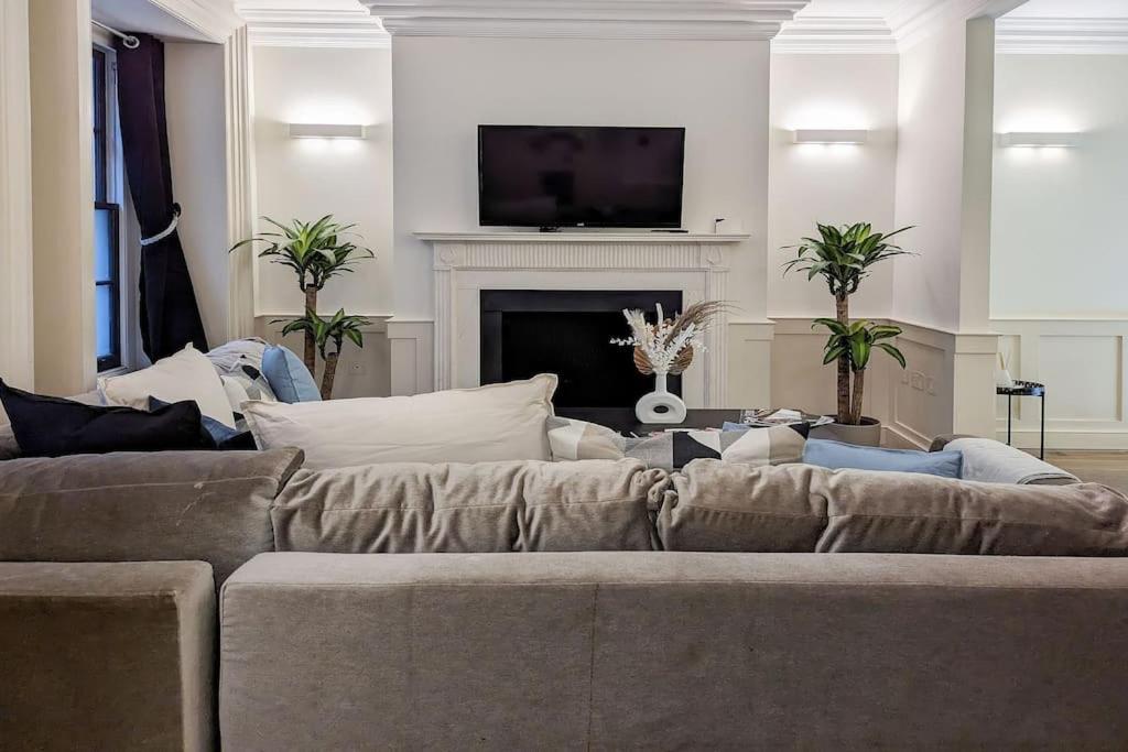 Vakantiehuis Extra Big 4-bed House In Liverpool Street! *