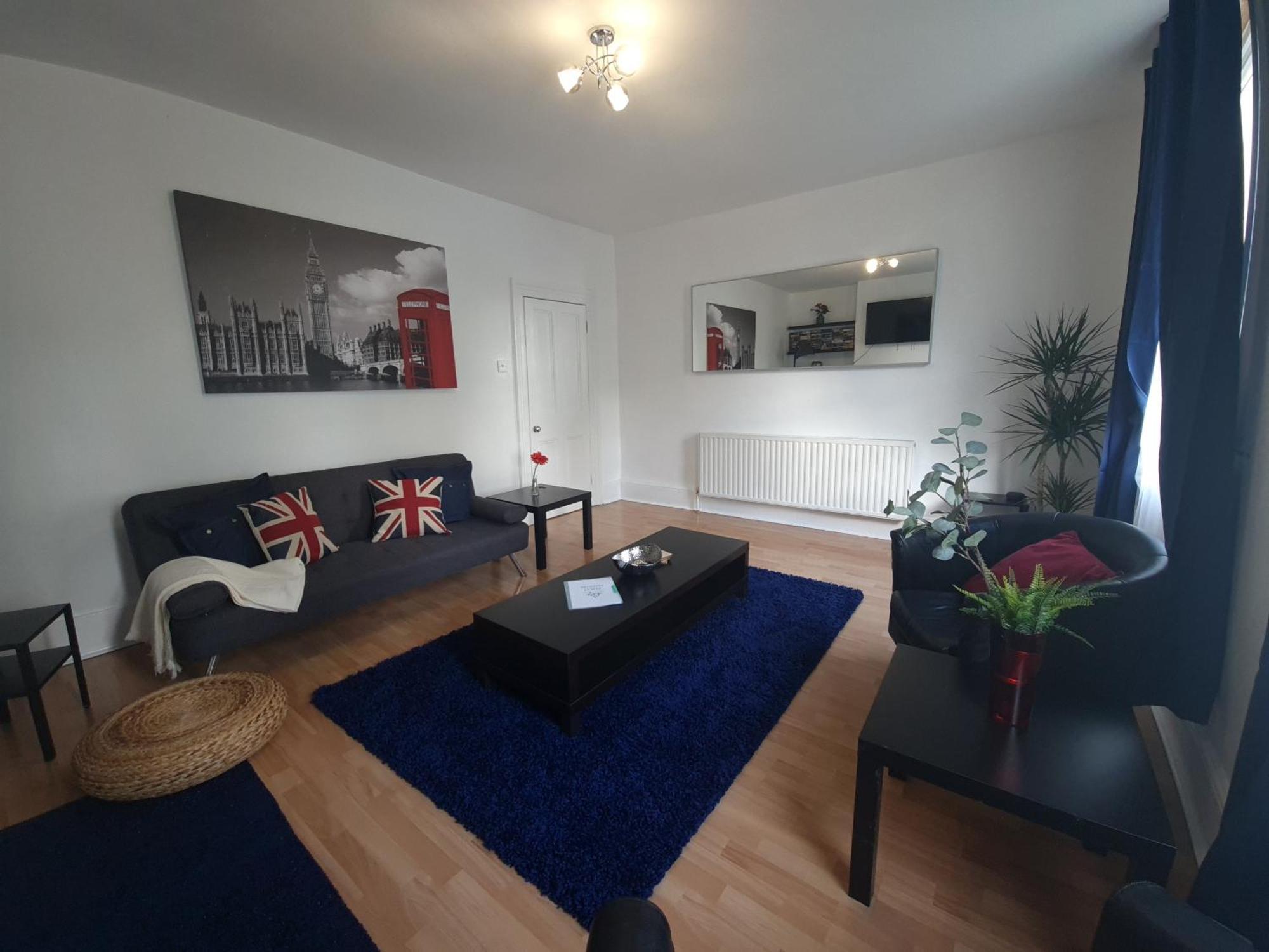 Lovely Large Apartment *