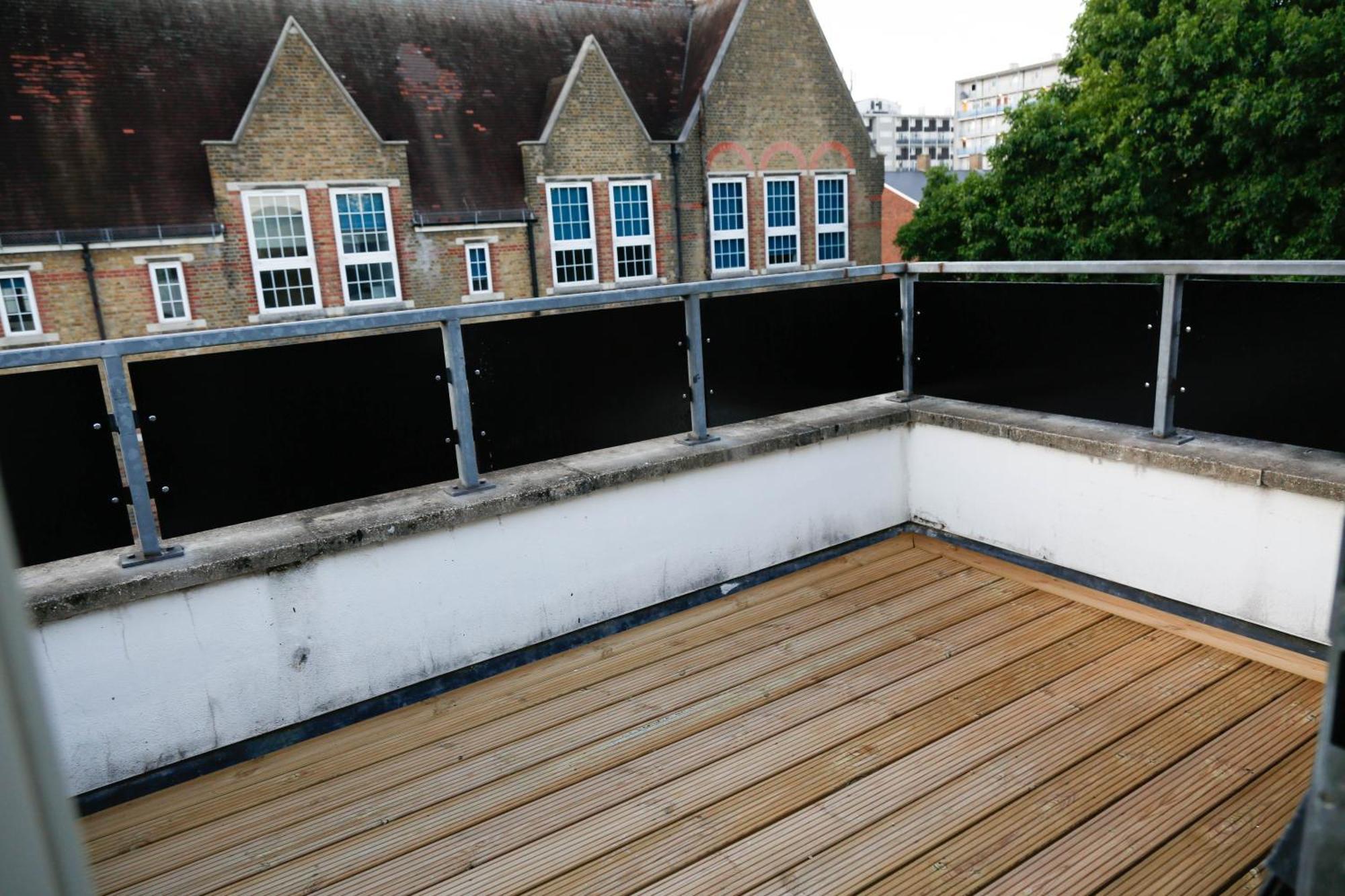 New Luxury In Next To Shops, Cafes, Bars & Metro Appartement Londen