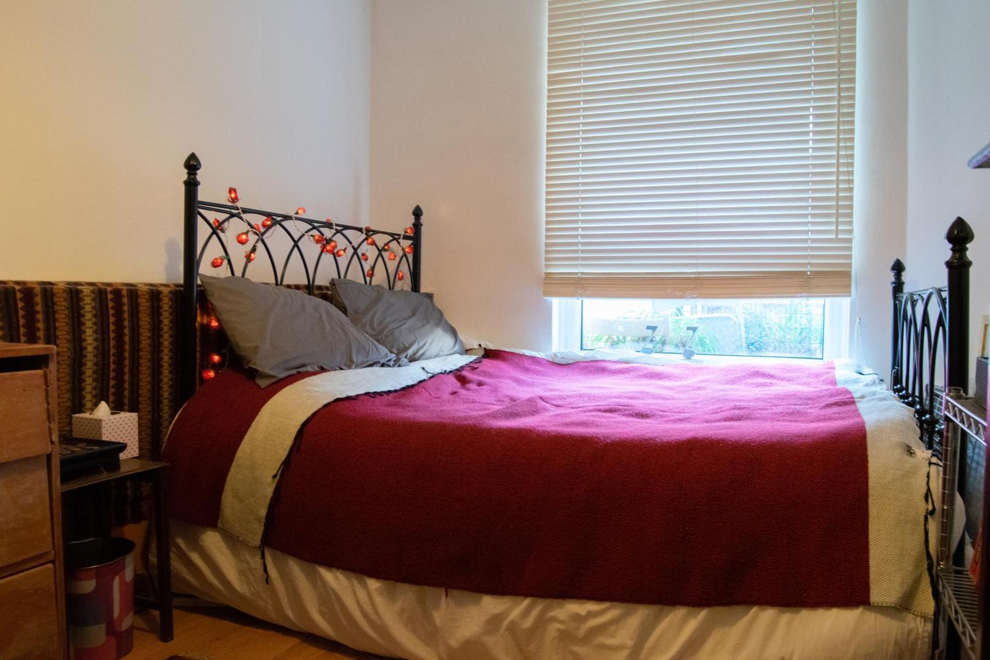 Characterful 1 Bedroom Flat Close To Dlr Apartment