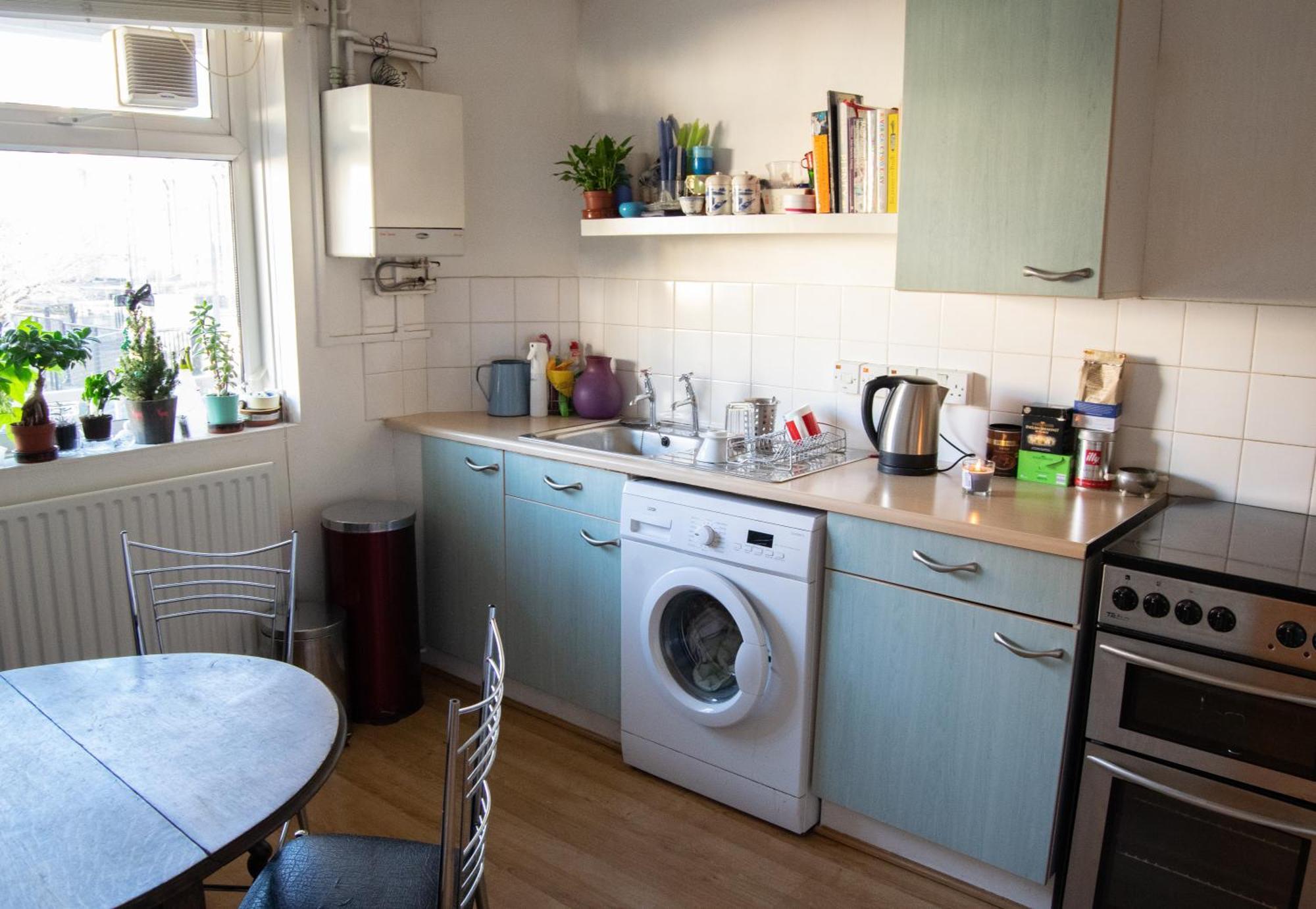 Characterful 1 Bedroom Flat Close To Dlr Apartment London