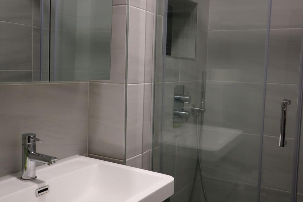 Appartement 2 Bedroom Modern, Simple Flat In Broadway Market *