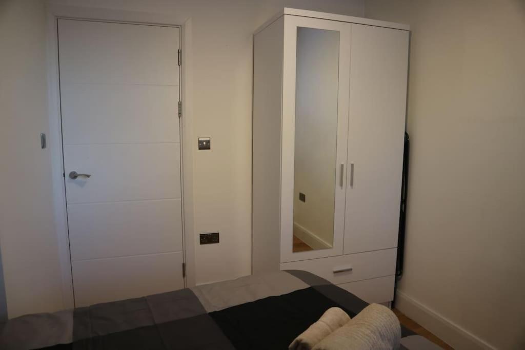 2 Bedroom Modern, Simple Flat In Broadway Market Appartement Londres