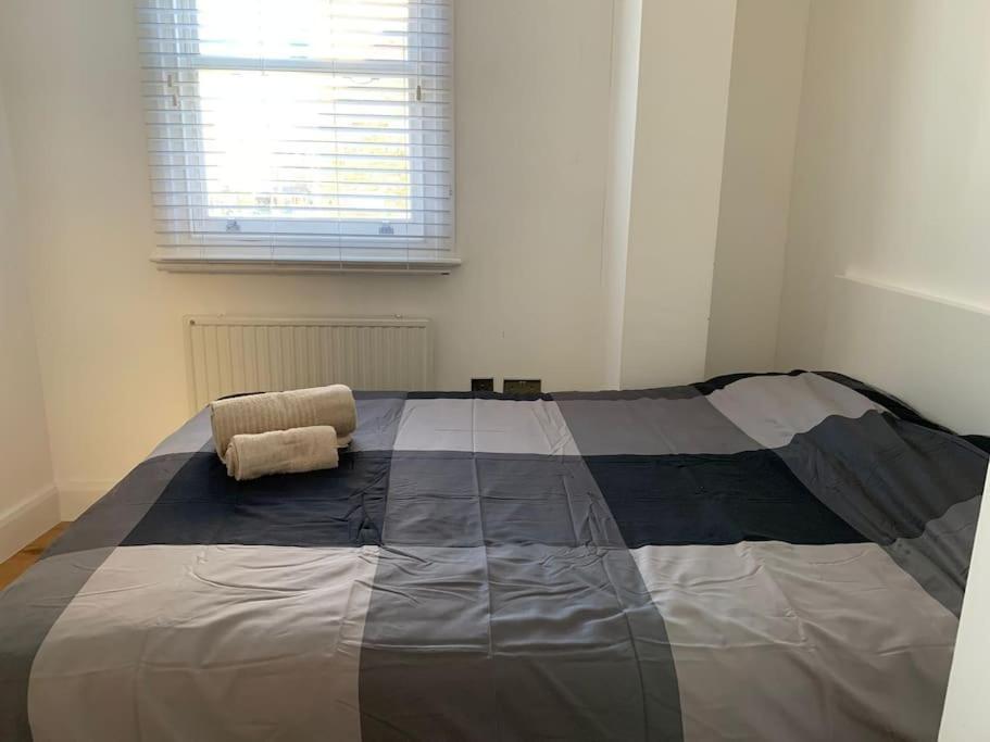 Appartement 2 Bedroom Modern, Simple Flat In Broadway Market