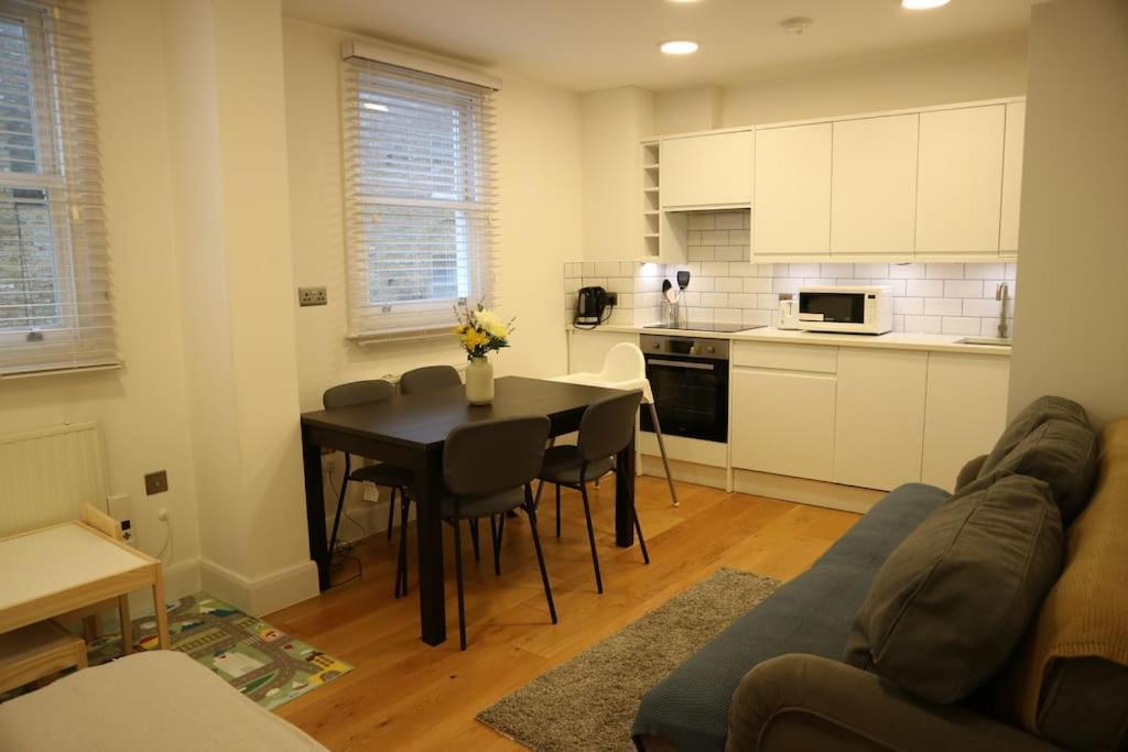 Appartement 2 Bedroom Modern, Simple Flat In Broadway Market *