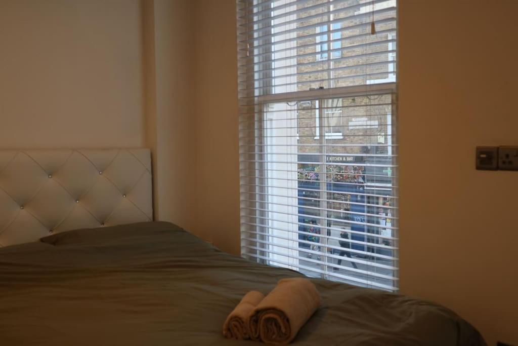 Appartement 2 Bedroom Modern, Simple Flat In Broadway Market
