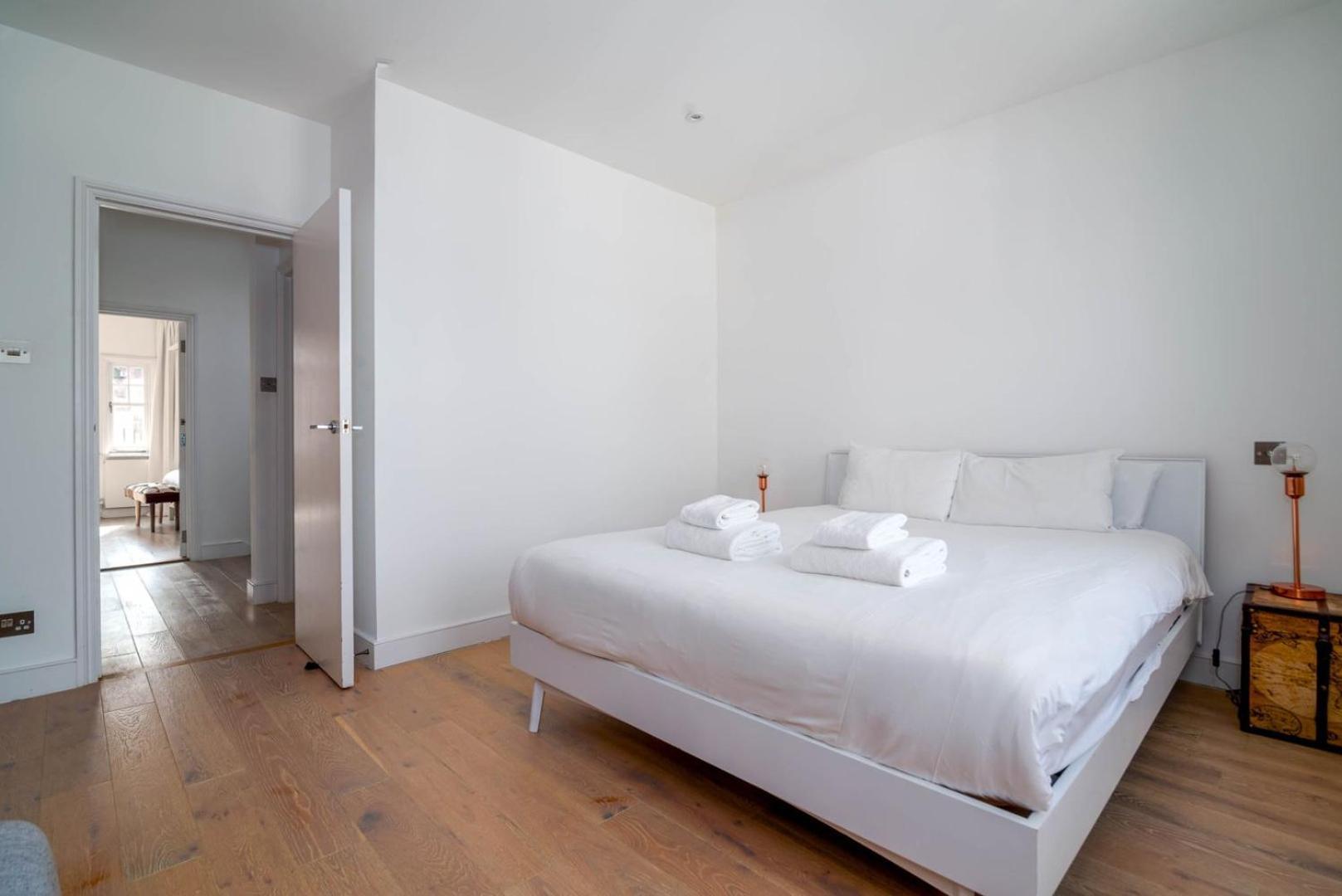 Modern Top Floor In West Kensington Wterrace Appartement