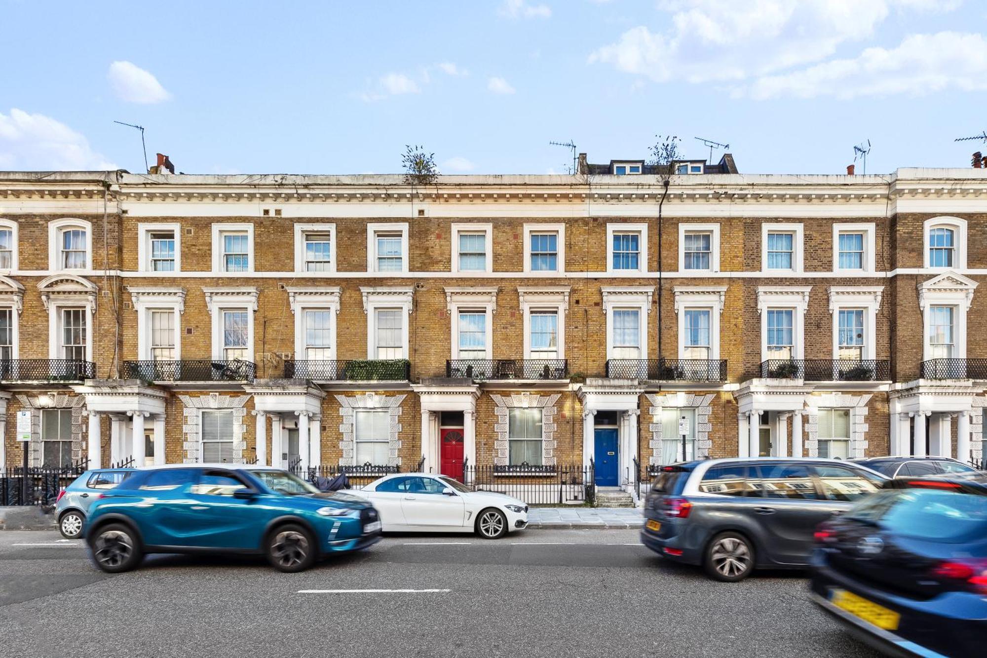 Appartement Newly Renovated Kensington 2 Bedroom With Balcony Near Harrods Sleeps 6, 2 Min Walk From Station *