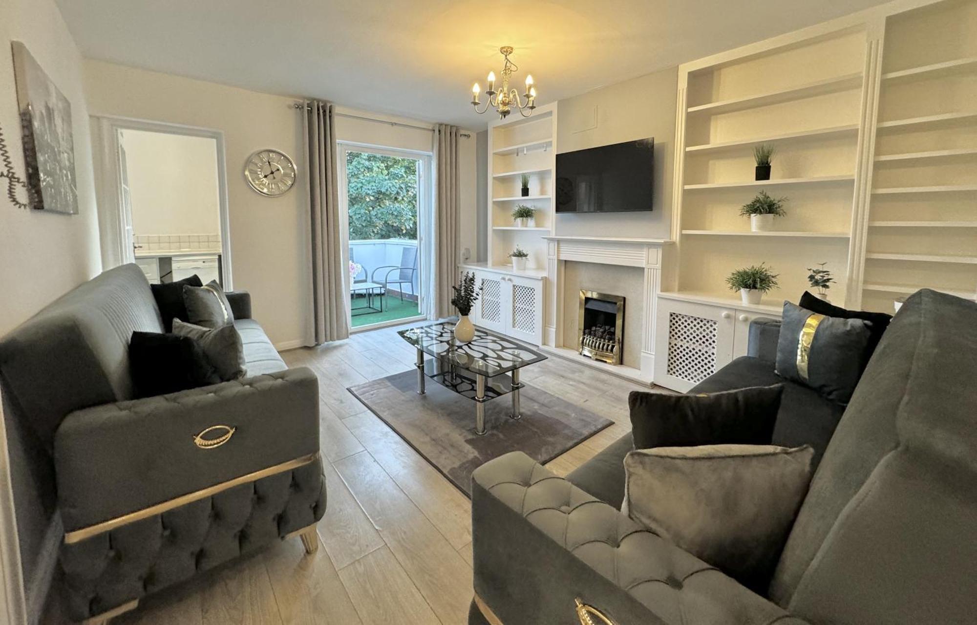 Appartement Newly Renovated Kensington 2 Bedroom With Balcony Near Harrods Sleeps 6, 2 Min Walk From Station *