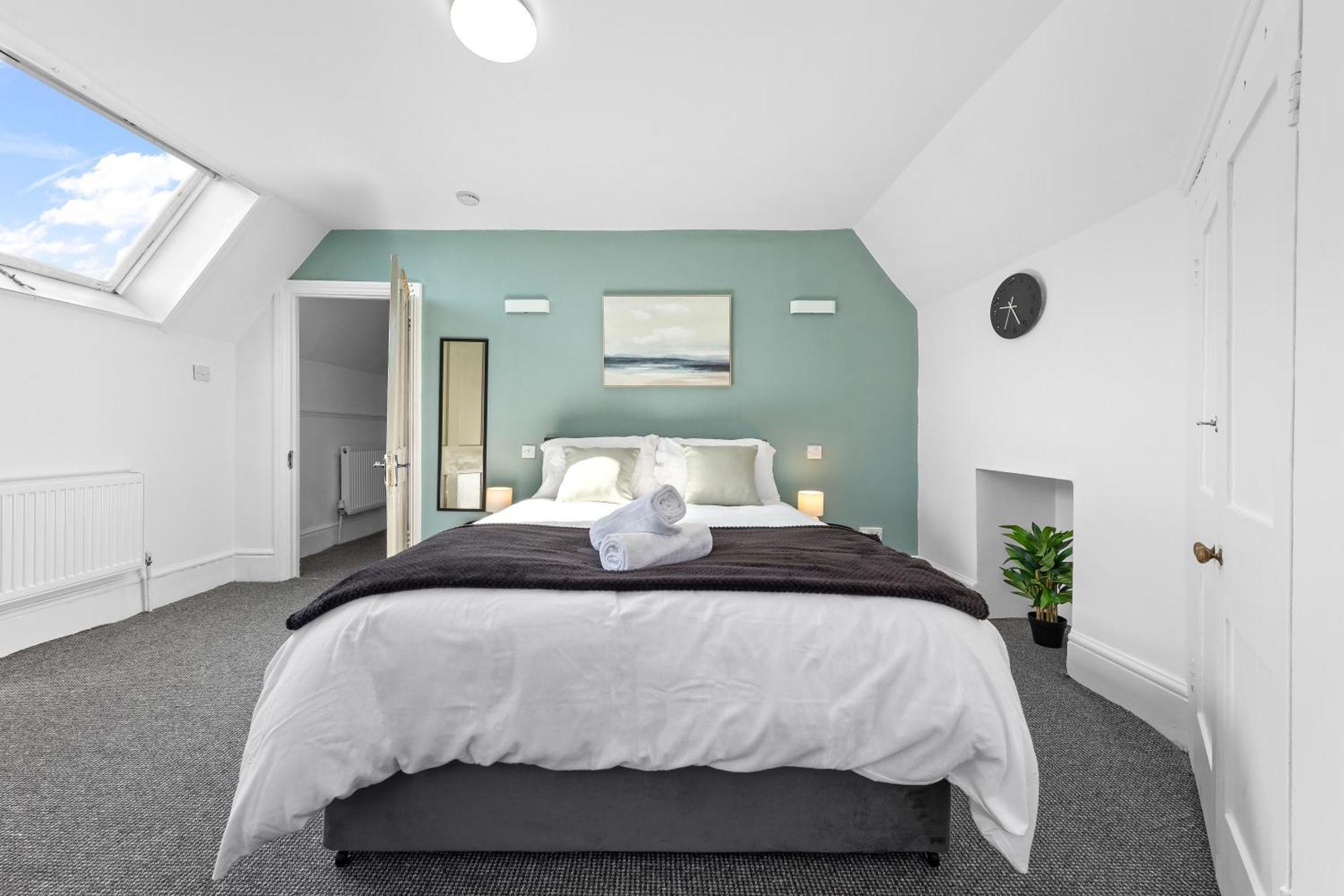 Quvah Apartment London