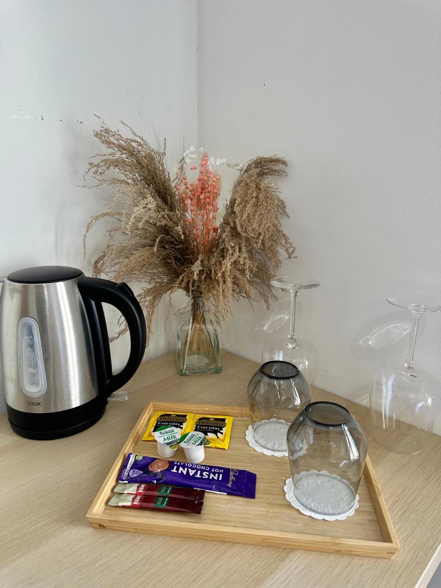 Cosy En-suite In Stratford Homestay *
