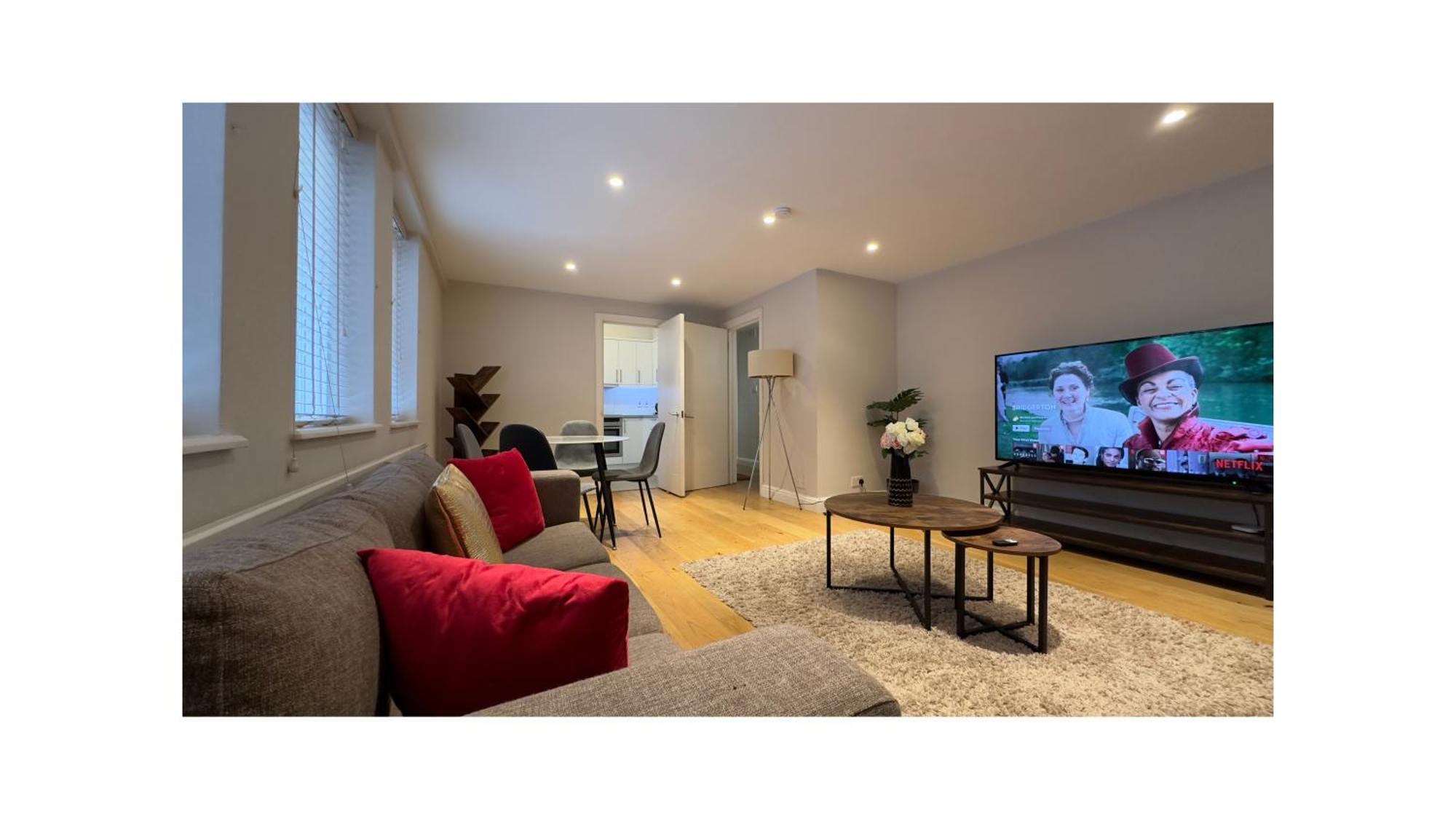 Kensington 2Bed Stucco Bright Large High Ceilings - Luxurylondonstays Lejlighed London