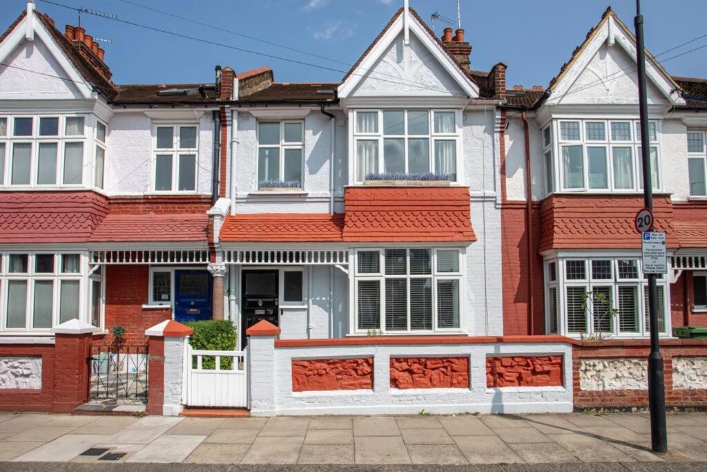 Semesterbostad Beautiful 5 Bedroom 4 Bathroom House In W6 By Yoko - 10 Minute's To - Free Parking, Fast Wifi, Work Desks And Smarttvs With And Netflix