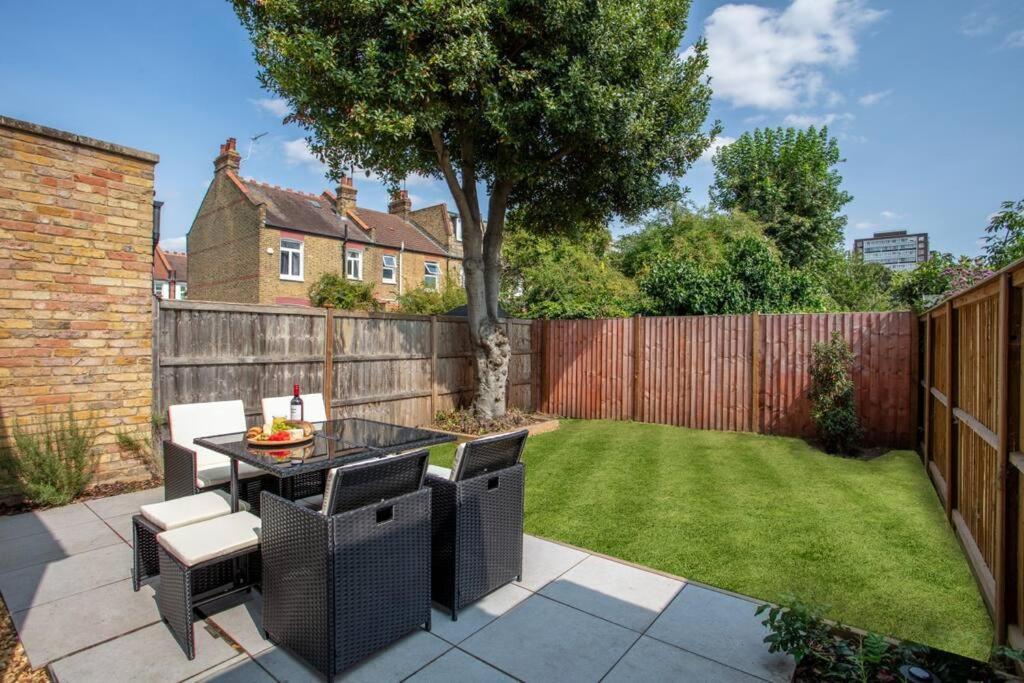 Beautiful 5 Bedroom 4 Bathroom House In W6 By Yoko - 10 Minute's To - Free Parking, Fast Wifi, Work Desks And Smarttvs With And Netflix Semesterbostad