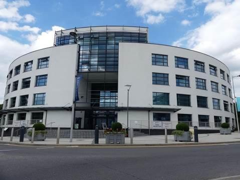 Heathrow Airport Pick Up-paid Uxbridge Cozy Shared Near Brunel * Londra