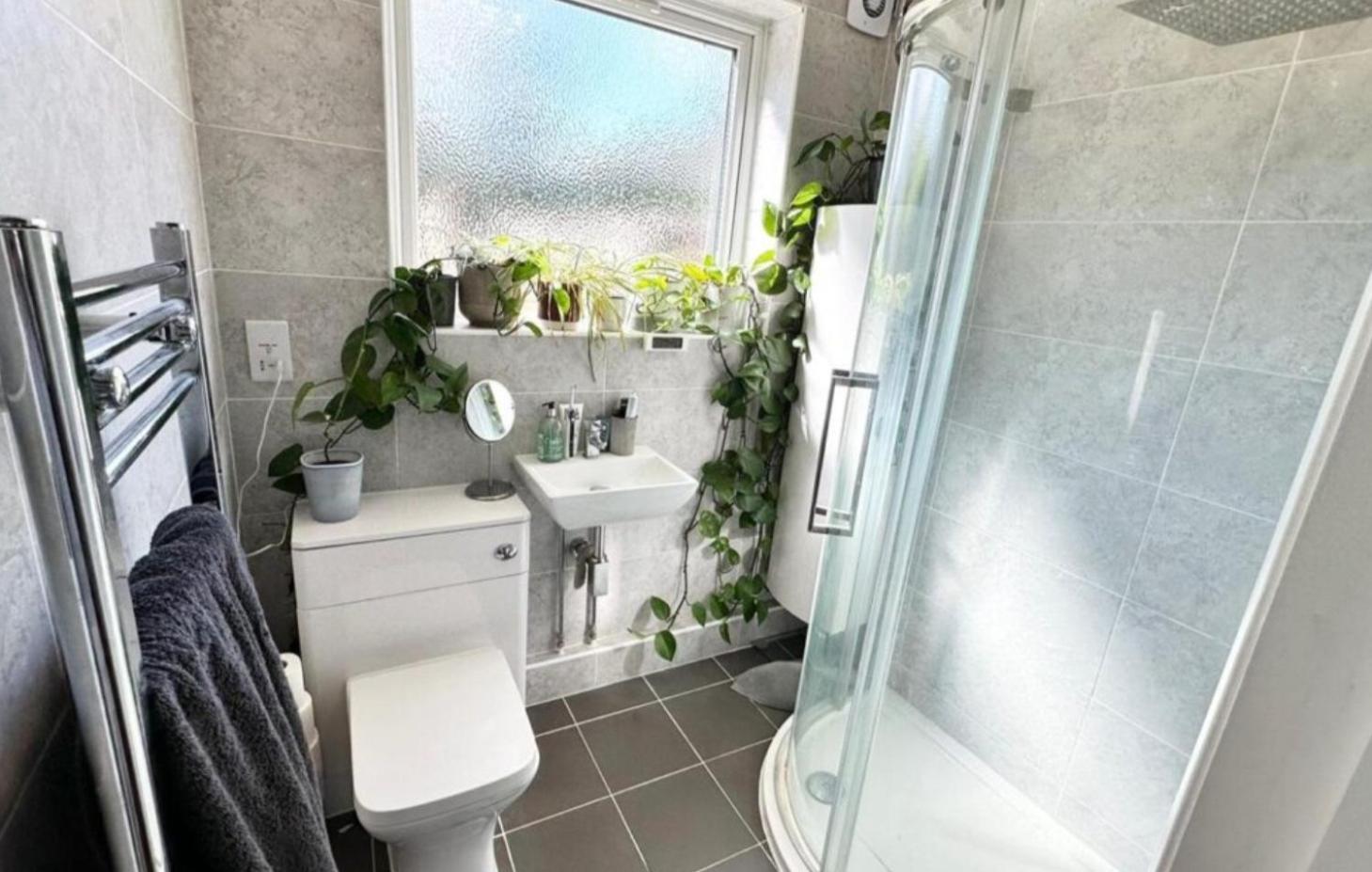 Alloggio in famiglia Heathrow Airport Pick Up-paid Uxbridge Cozy Shared Near Brunel Londra