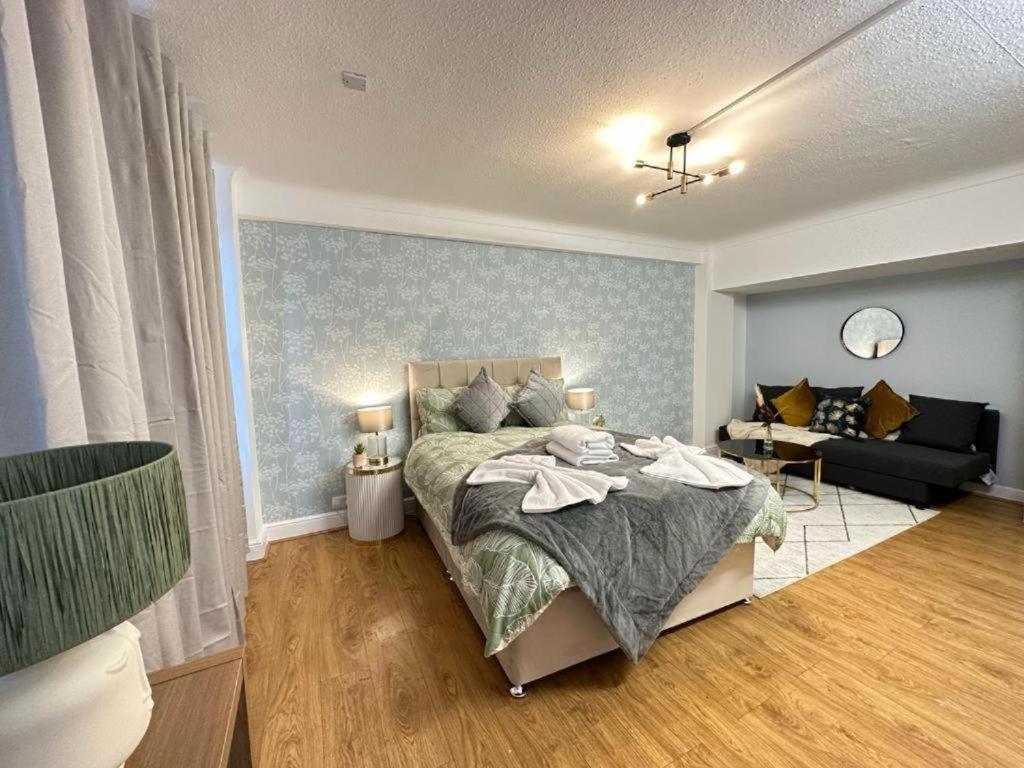 Apartment Three Bedroom Near Hyde Park