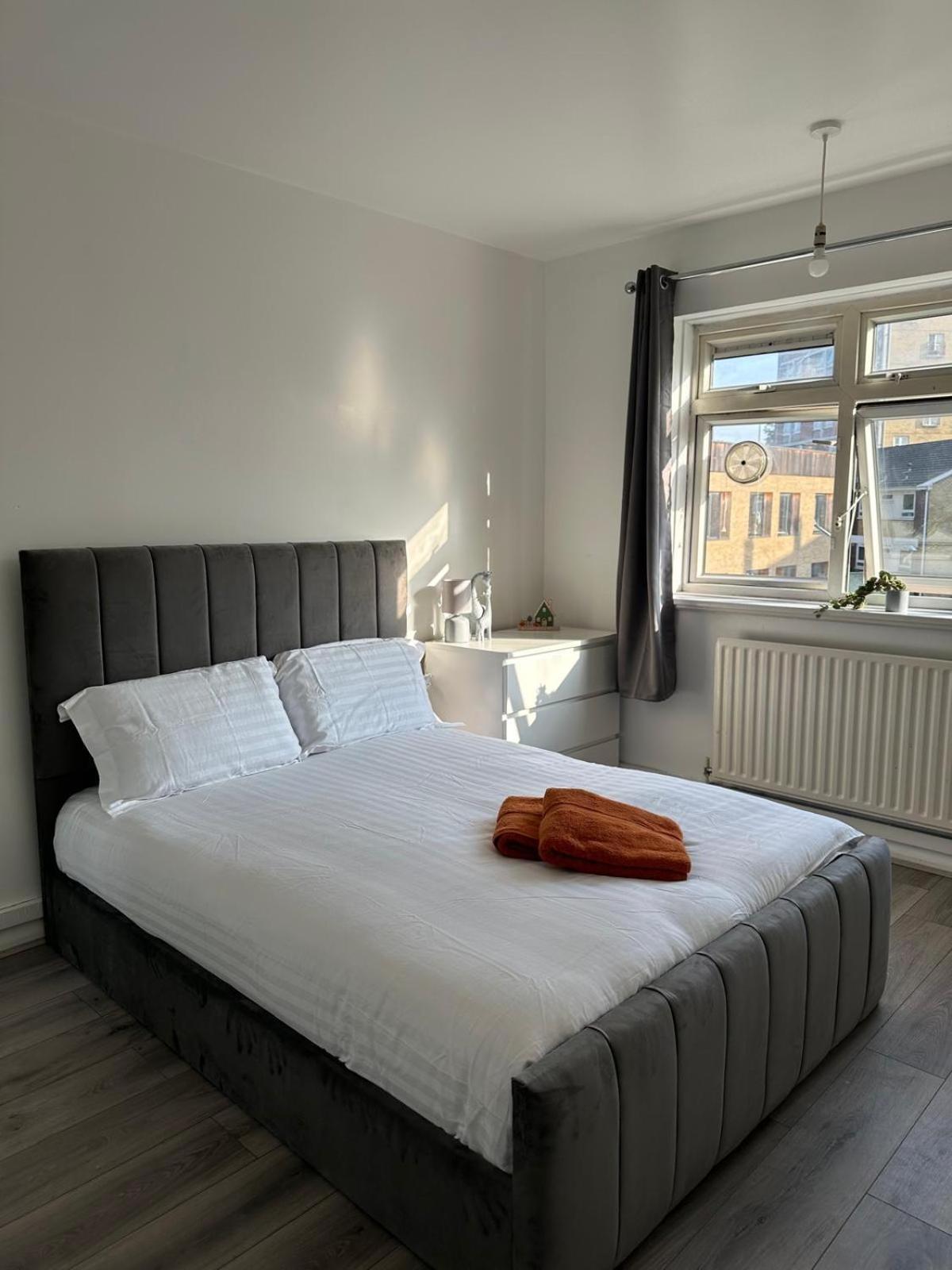 Rum i privatbostad Modern In A 4 Bedroom Flat In London, Shared Bathroom! London