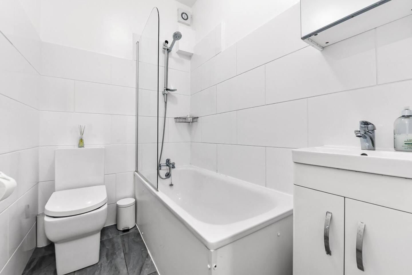 2 Bed Apartment- Finsbury Park Station B Appartamento