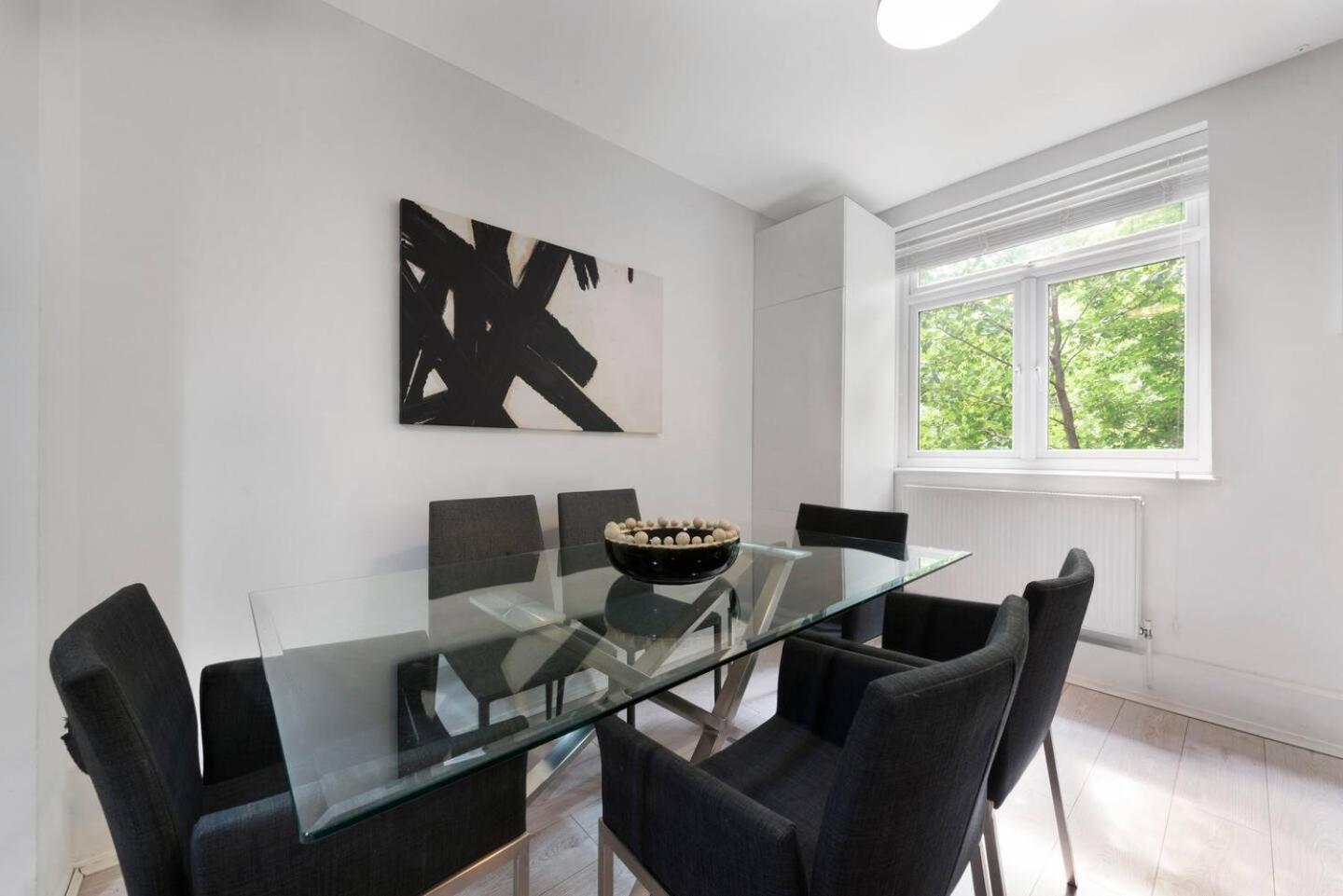 2 Bed Apartment- Finsbury Park Station B * Londra