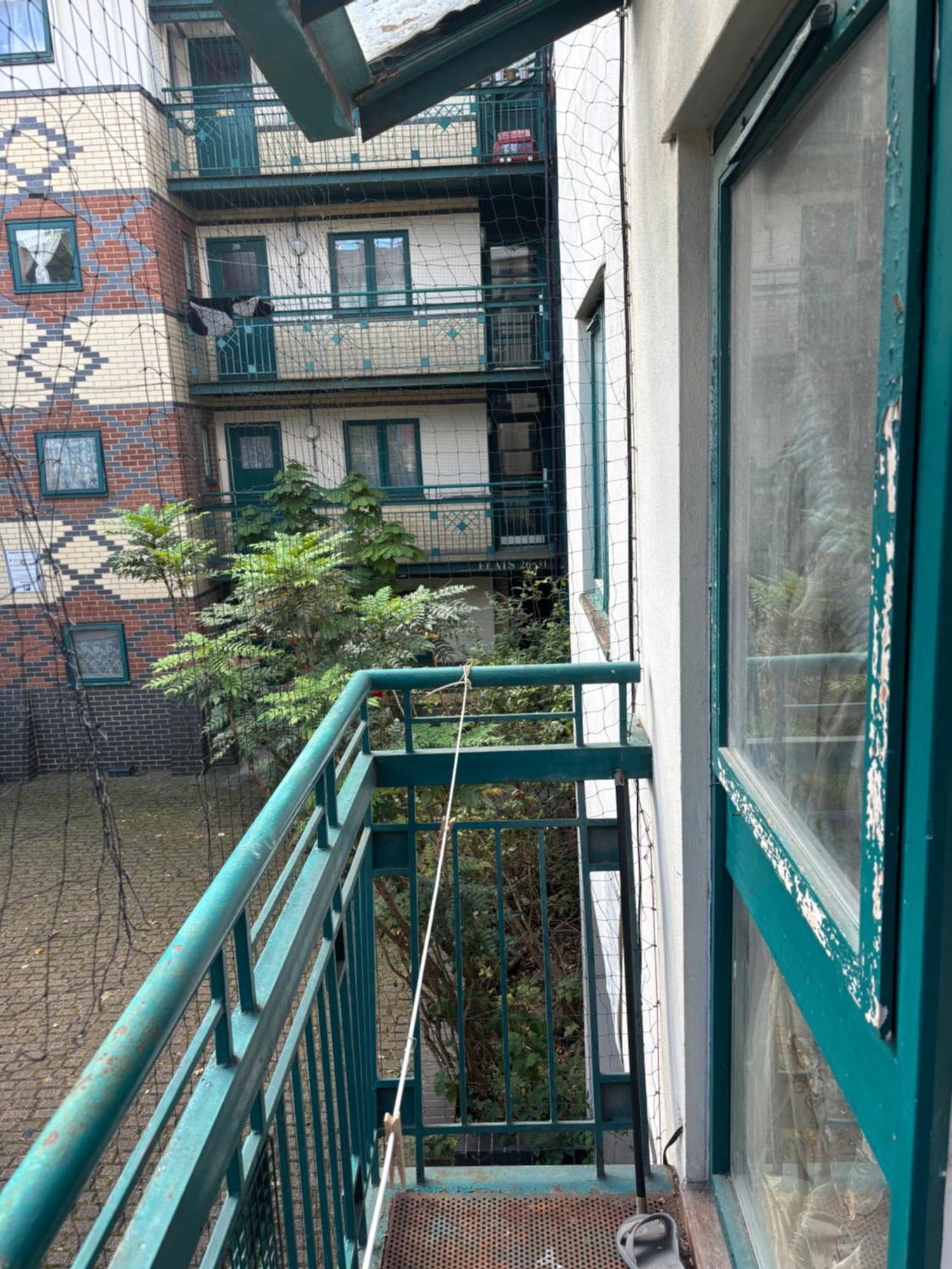 Private Gated Development In Bridge, Cosy With Great Transport Links Lägenhet
