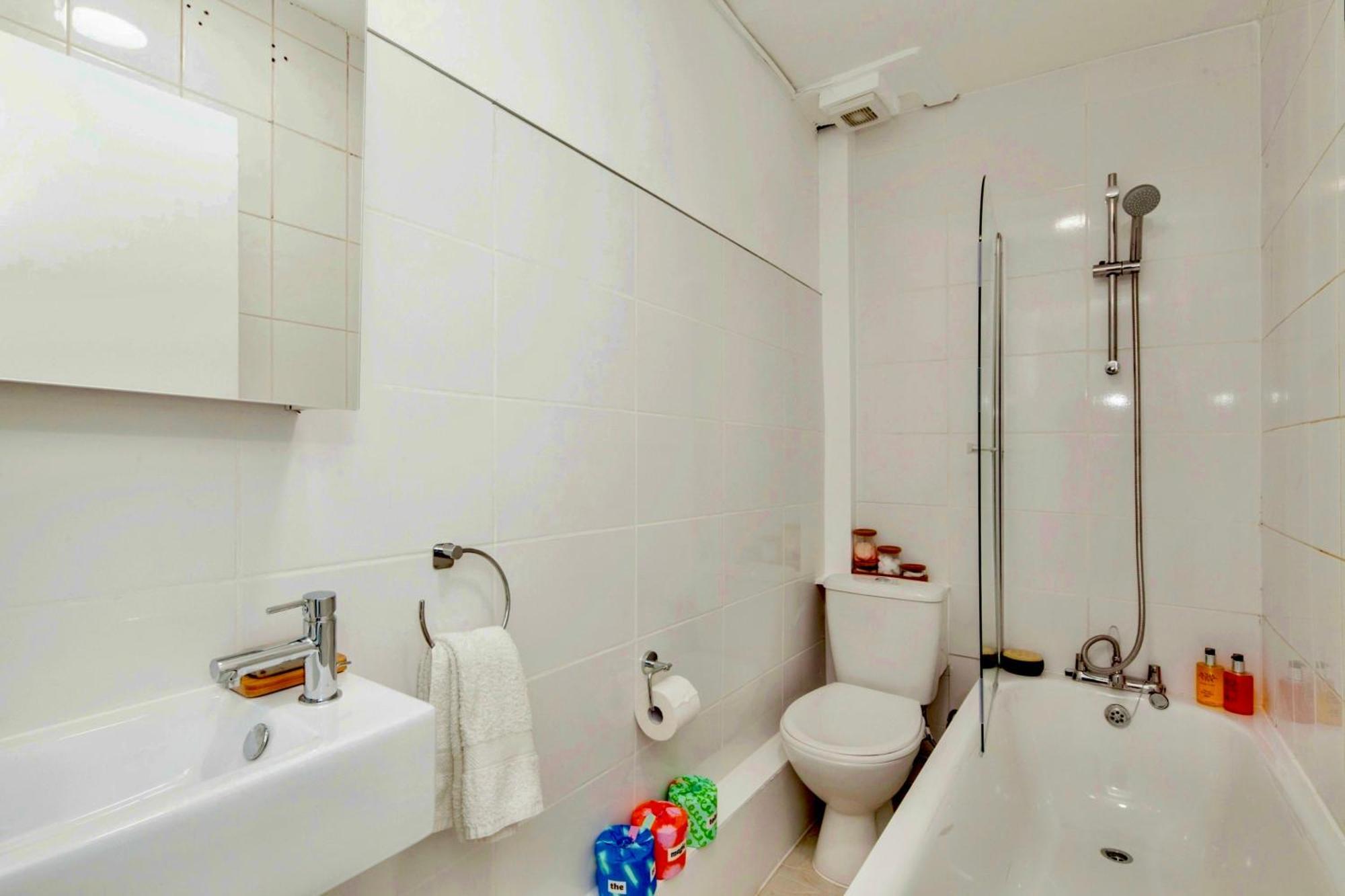 Love Flat-shared - * London