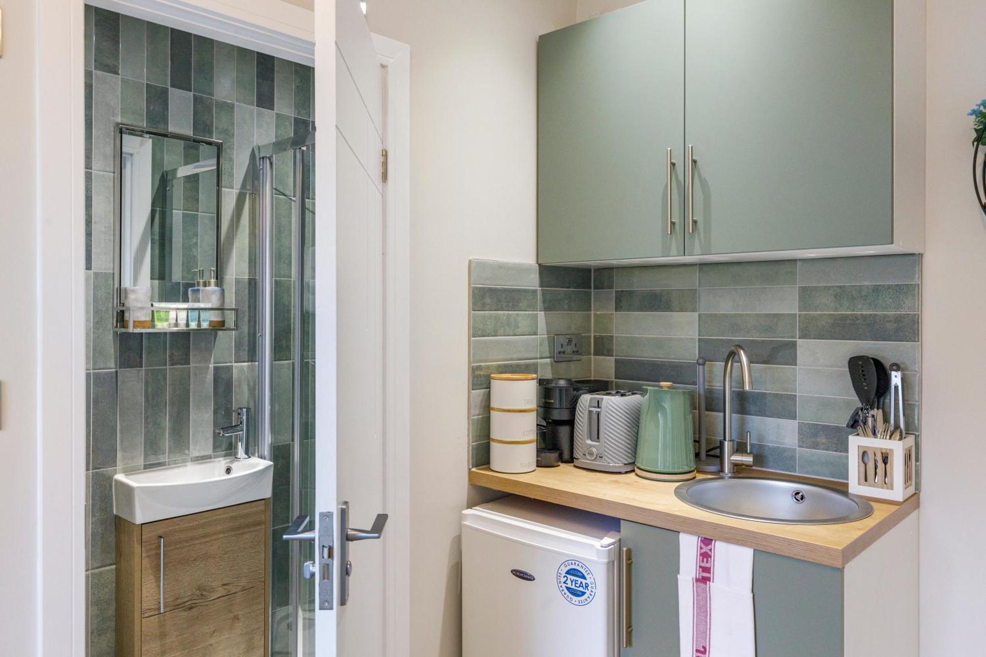 Apartment Serene Green Getaway Studio With Calming Ambiance London