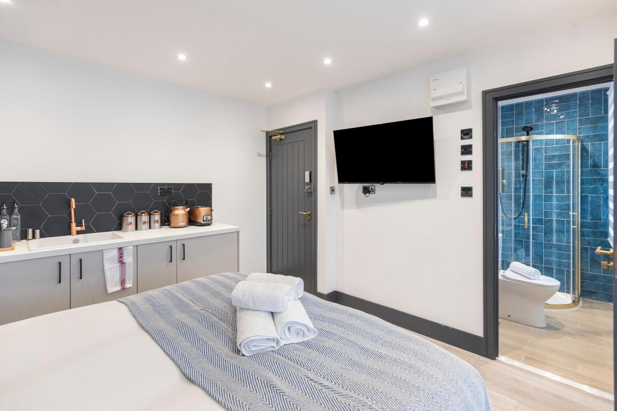 Cityscape Charm Vibrant With Kitchenette Appartement Londen