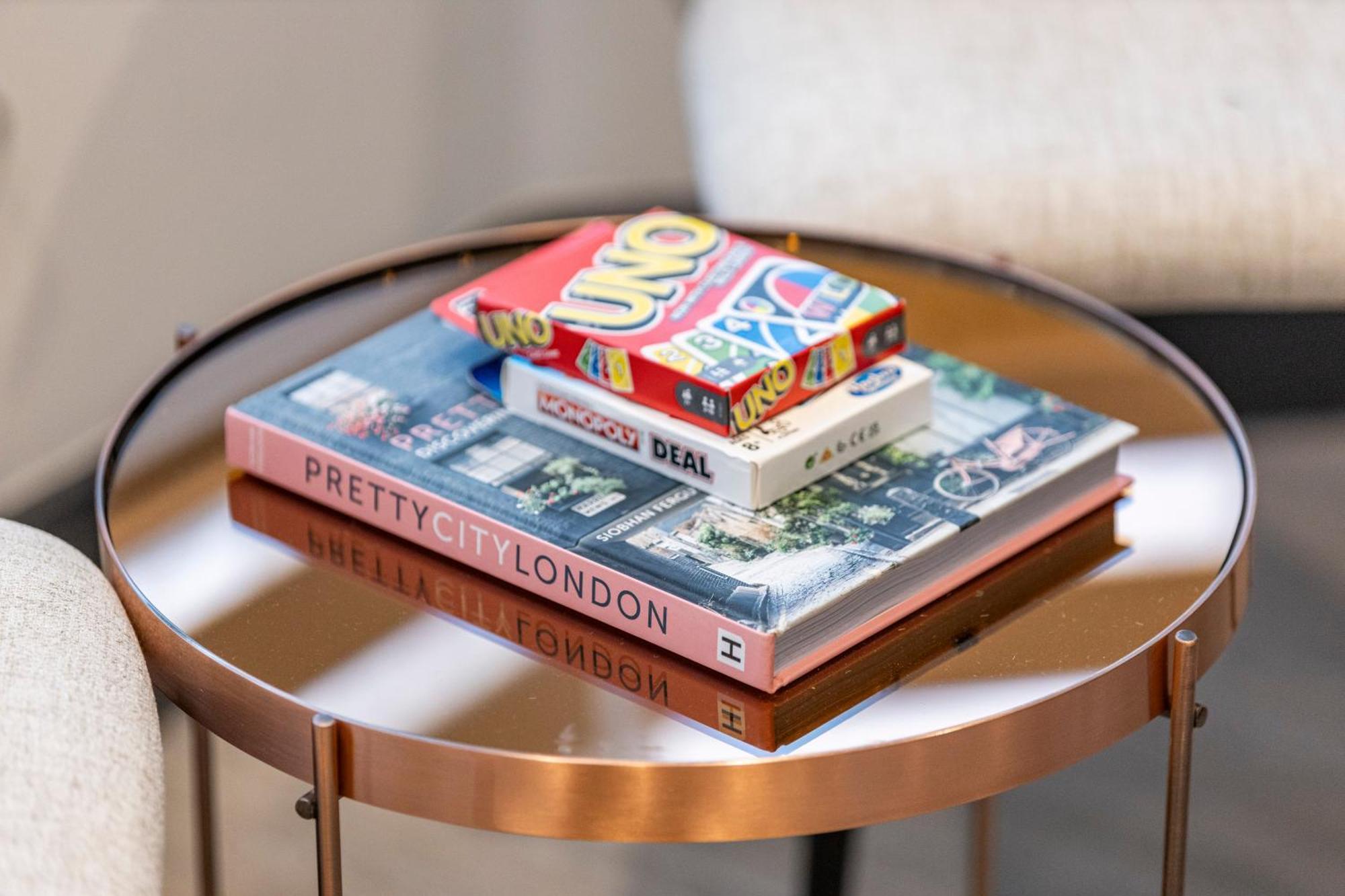 Cityscape Charm Vibrant With Kitchenette * Londen