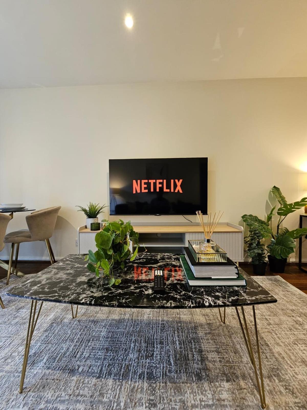 2 Bedroom Spacious In Apartment