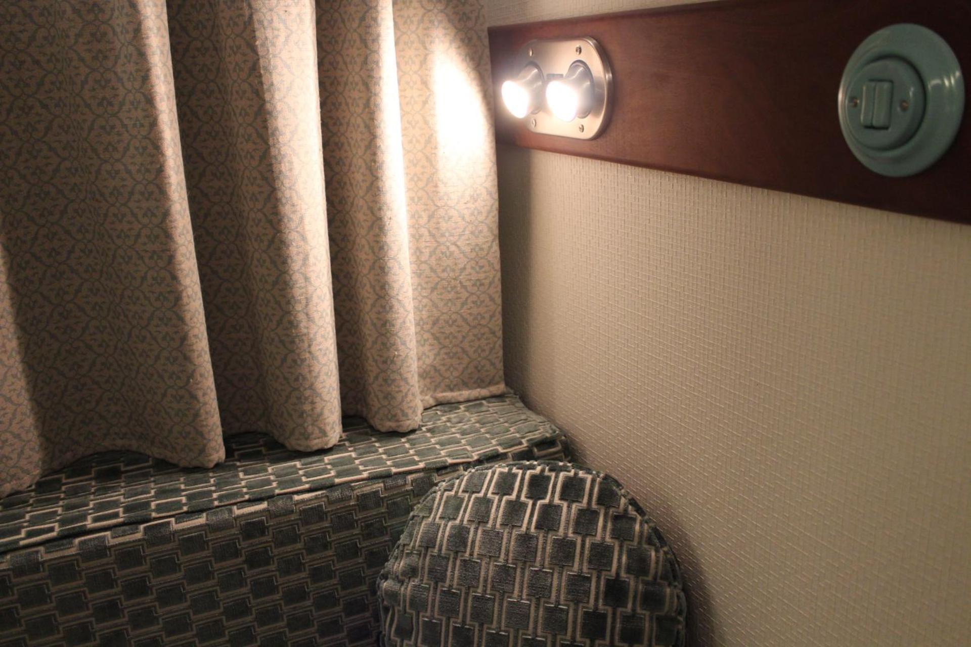 Holiday home The Silver Bullet - Secluded Urban Oasis London