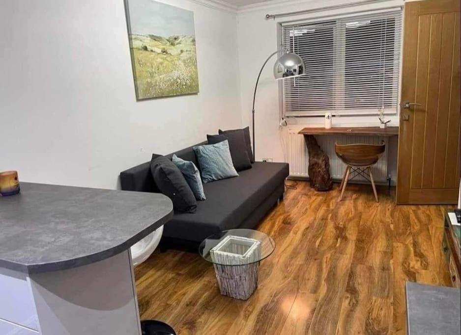 Dollis Hill One Bedroom Nw2 London