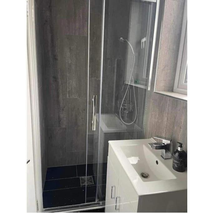 Apartment Dollis Hill One Bedroom Nw2 London