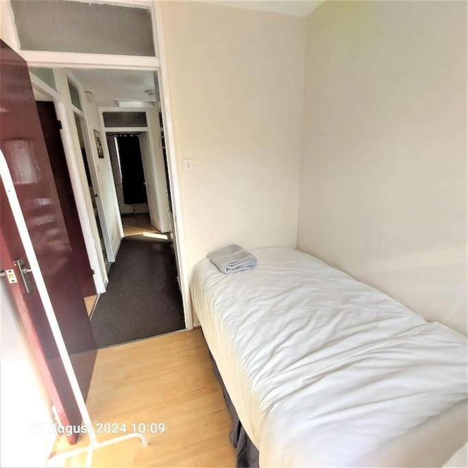 Vakantiehuis 3 Bedroom House In Beckton Londen