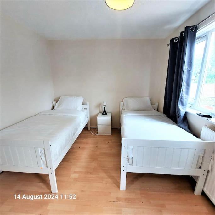 Vakantiehuis 3 Bedroom House In Beckton