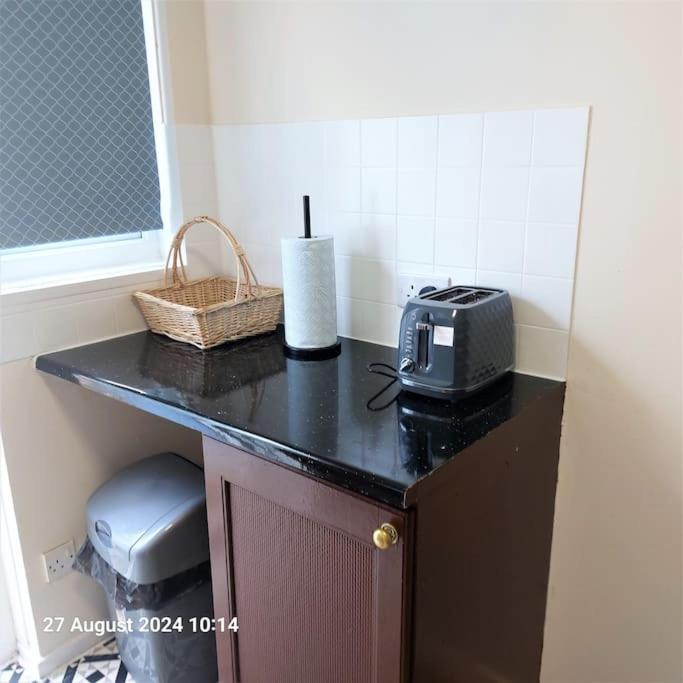 3 Bedroom House In Beckton Vakantiehuis *