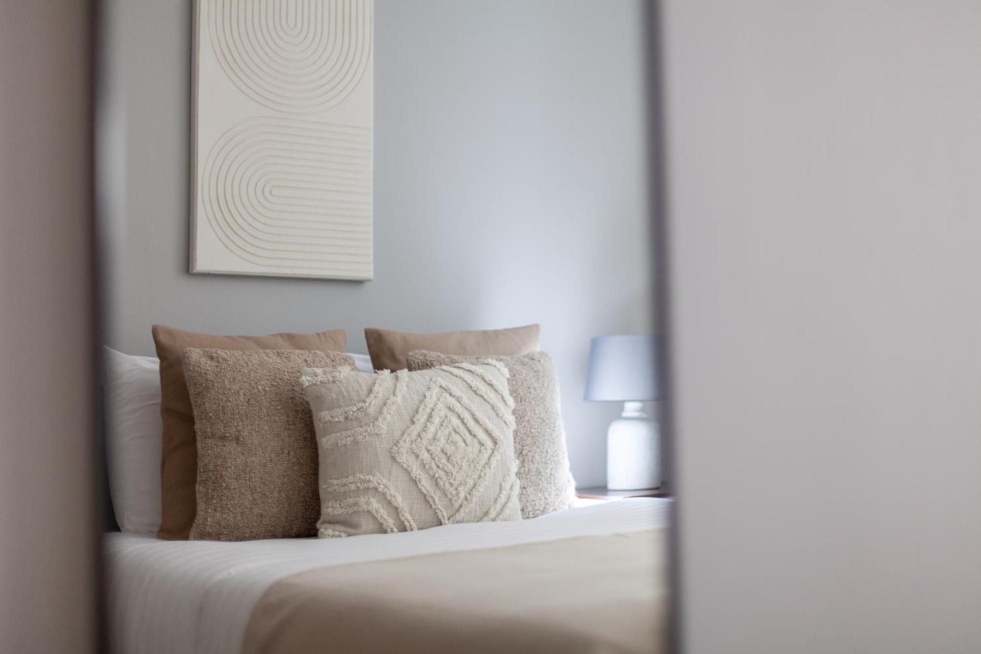 The Clapham Common Apartment *